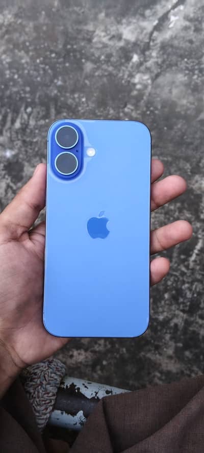 Apple iPhone 16