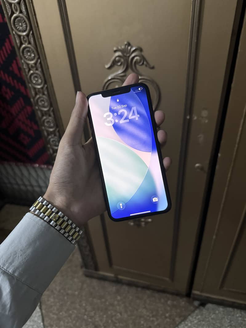 Apple iPhone 11 Pro Max 6