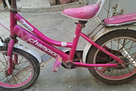 girls cycle