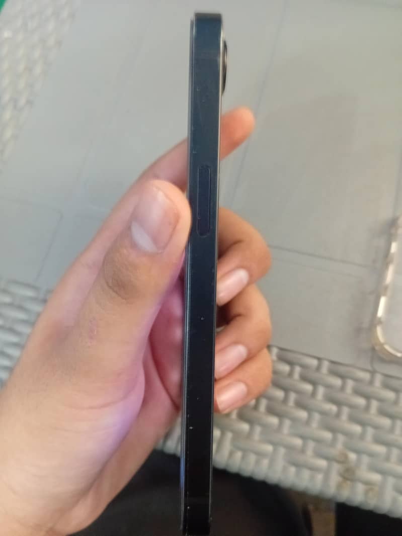 iPhone 16 e 2