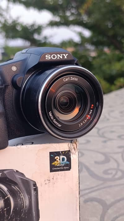 Sony Cyber-shot DSC-HX200V + original charger + memory card + accesor