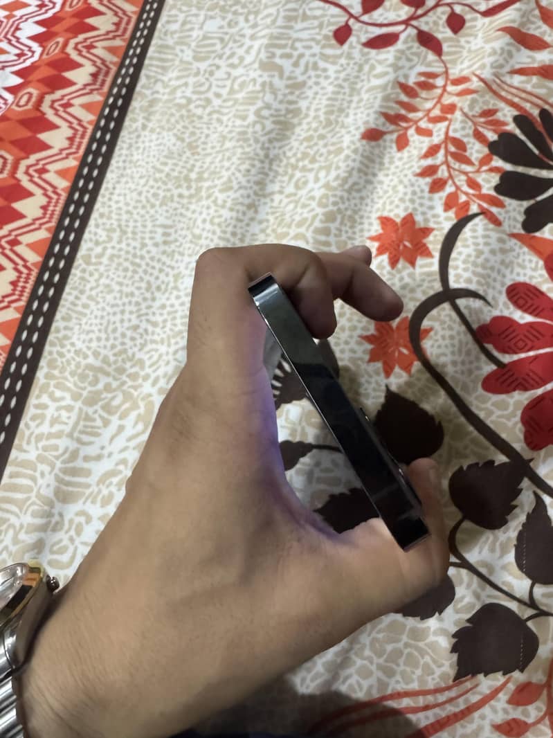 iphone 12 pro jv 4