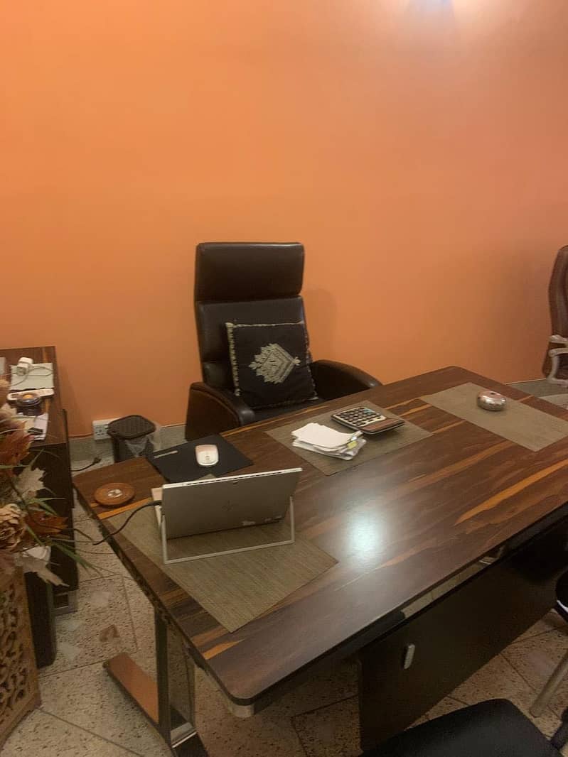 Office Table 0