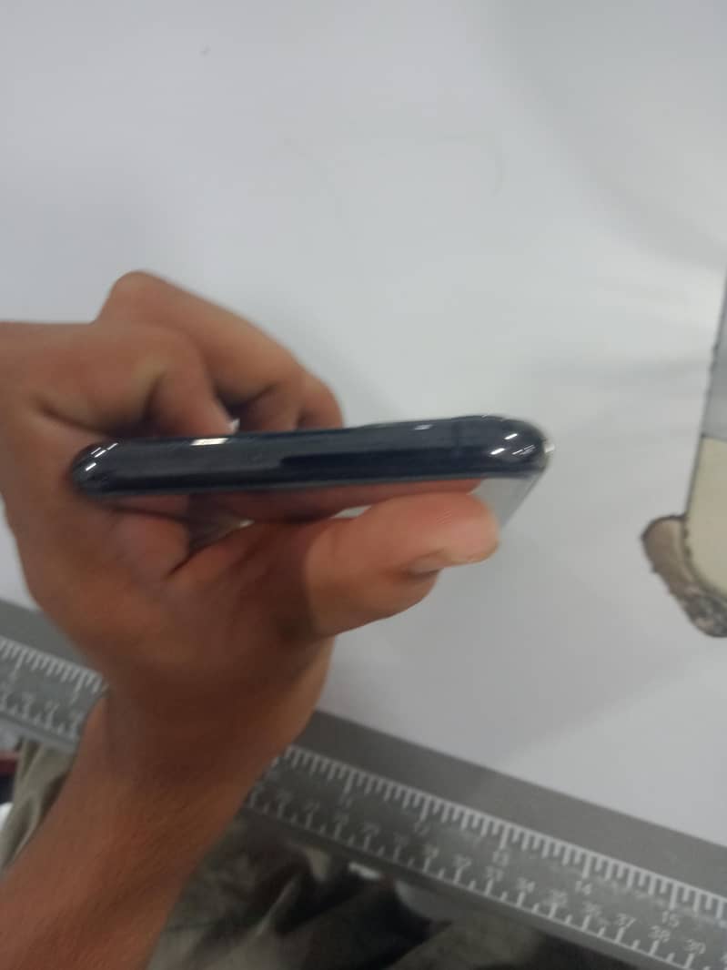 Apple iPhone 11 Pro Max 3