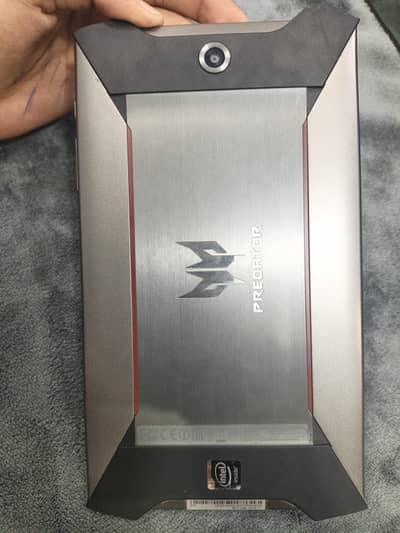 Acer Predator 8 (GT-810) gaming tablet.