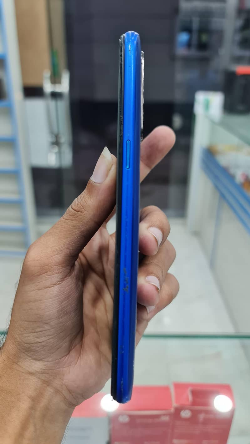Realme 5s 4