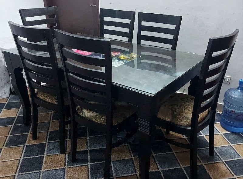 6 seater dining table 0