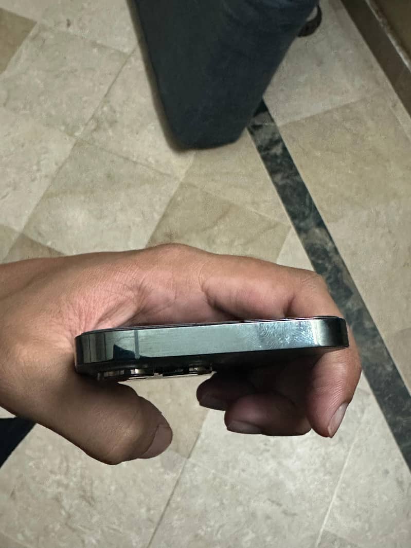 Apple iPhone 13 Pro 3