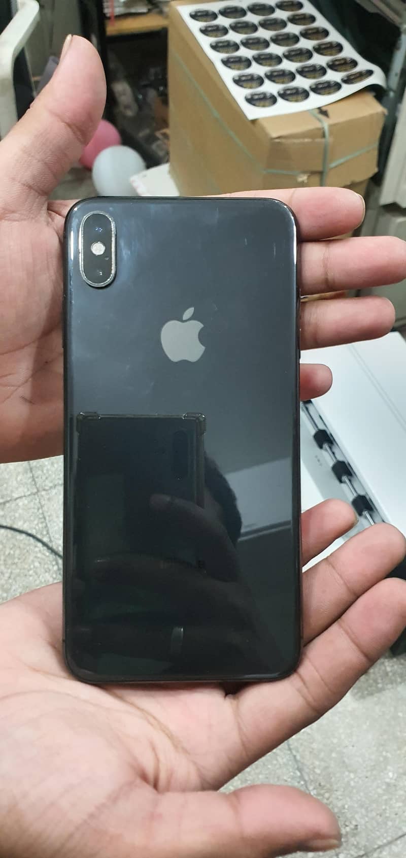 Apple iPhone XS Max 7