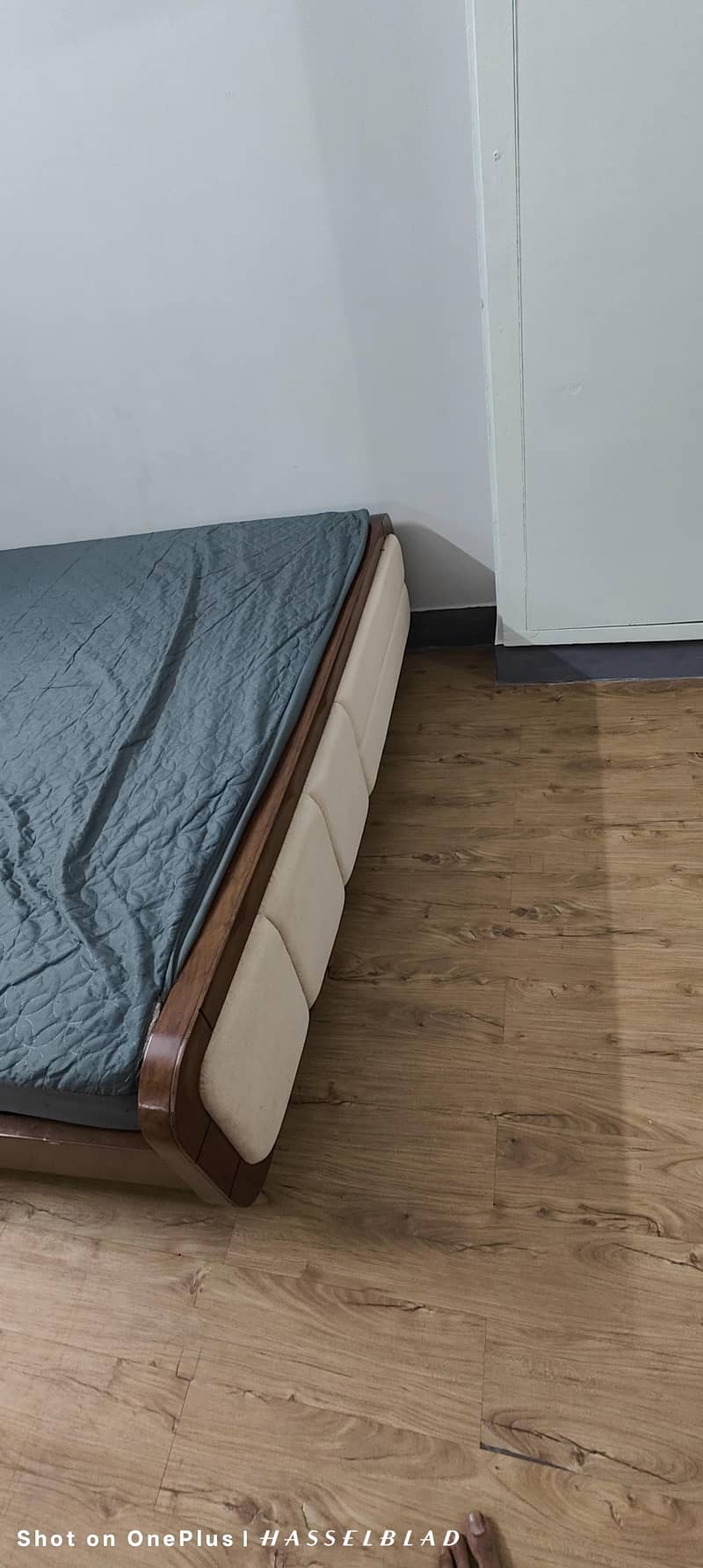 bed, side table, dressing 2