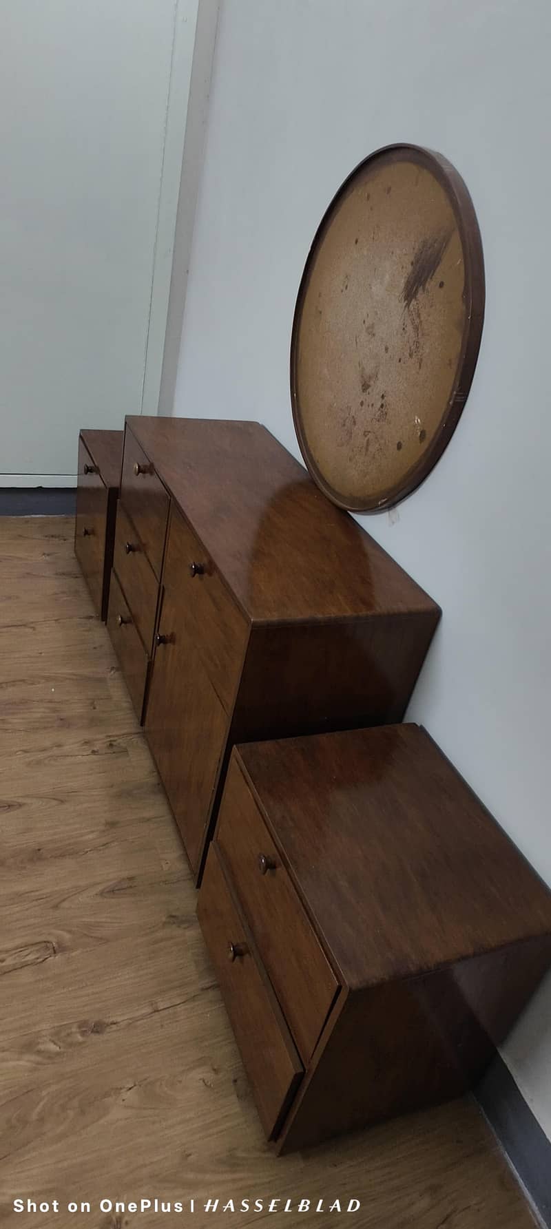 bed, side table, dressing 6