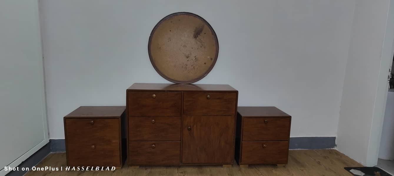 bed, side table, dressing 7