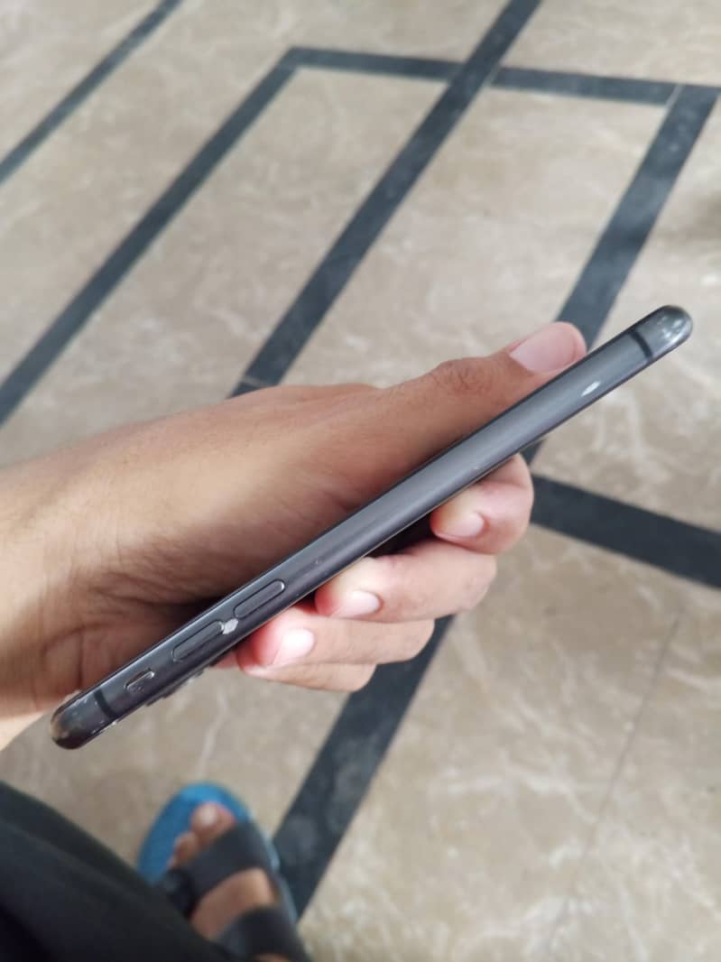Apple iPhone 11 5