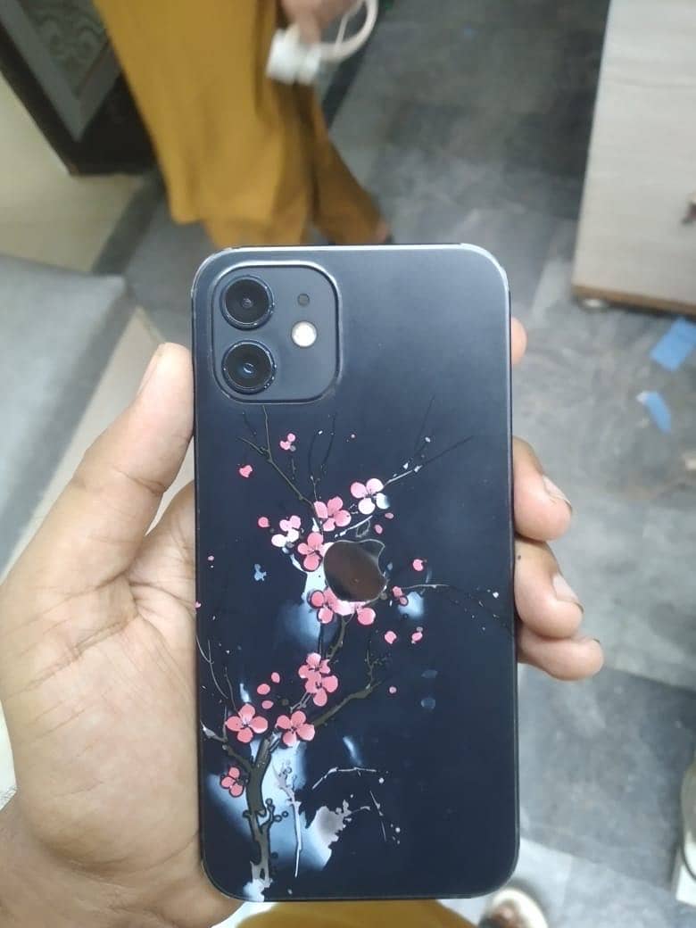 Apple iPhone 12 2