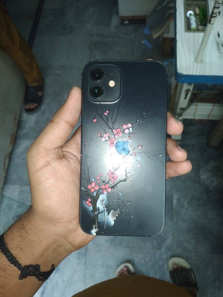 Apple iPhone 12 3