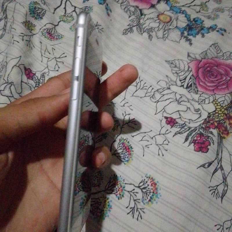 Apple iPhone 6S 2