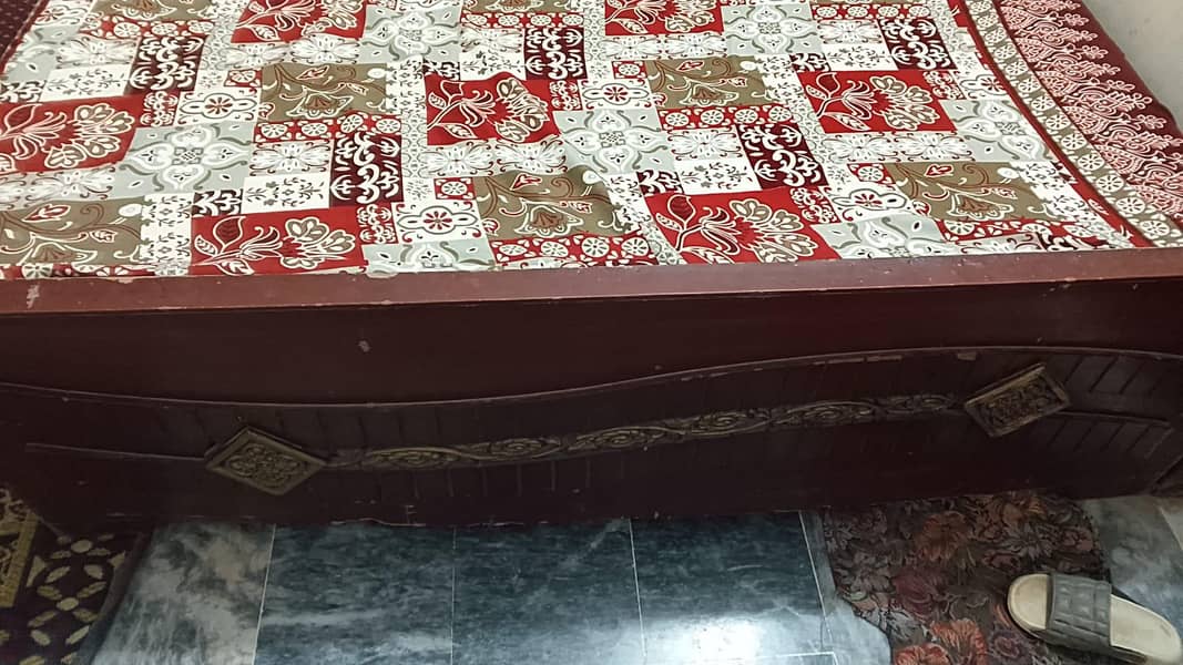used Double bed 0