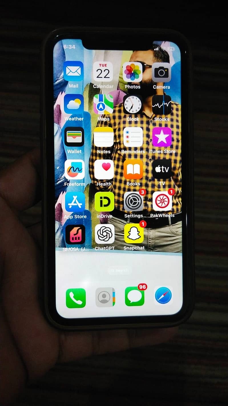 Apple iPhone 11 4