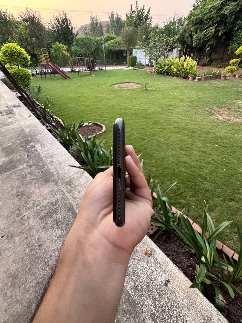 Apple iPhone 8 Plus 1