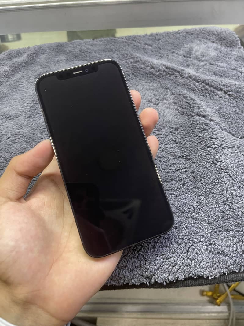 Apple iPhone 12 Pro 1