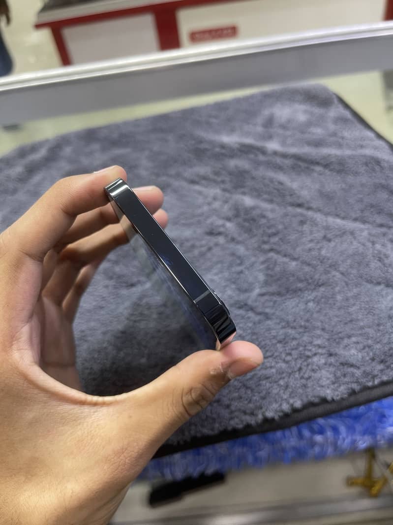 Apple iPhone 12 Pro 5