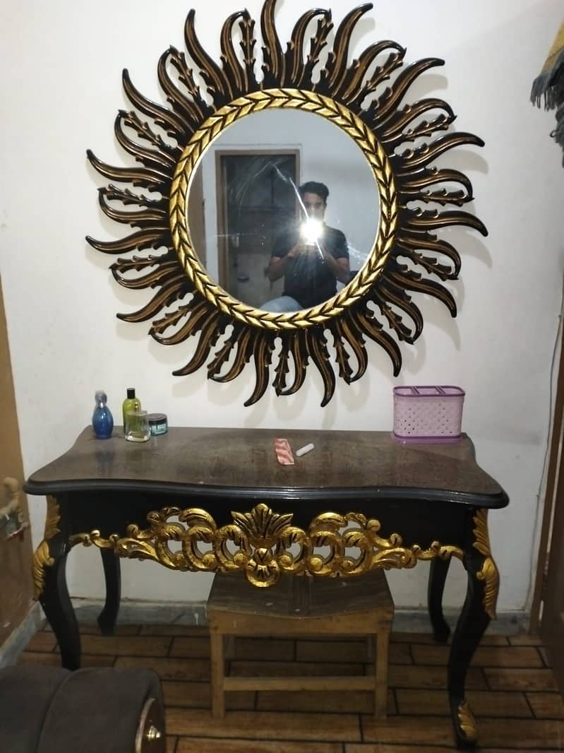 High class Mirror and table 1