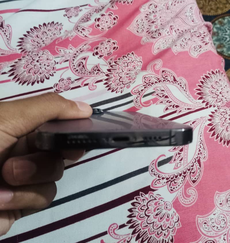 iPhone 14 Pro Max 2