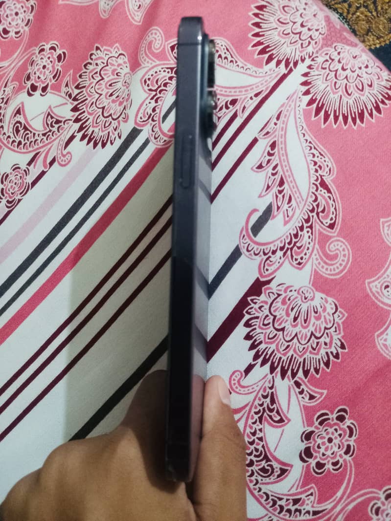 iPhone 14 Pro Max 4