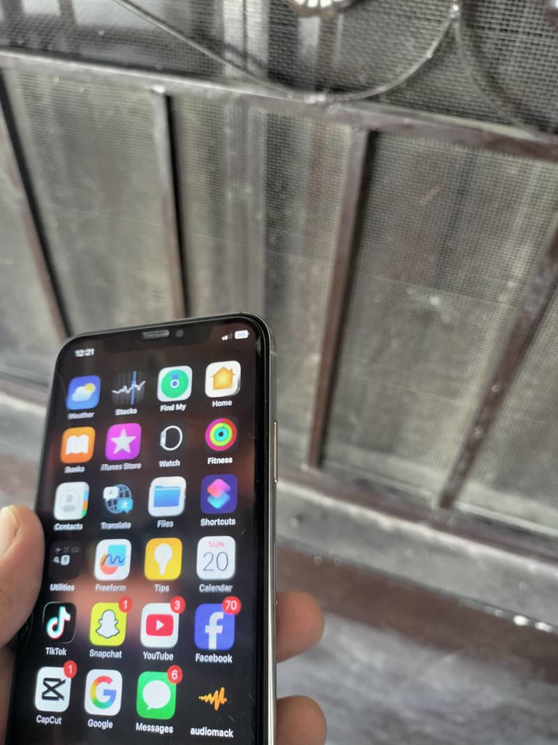 iphone X 12