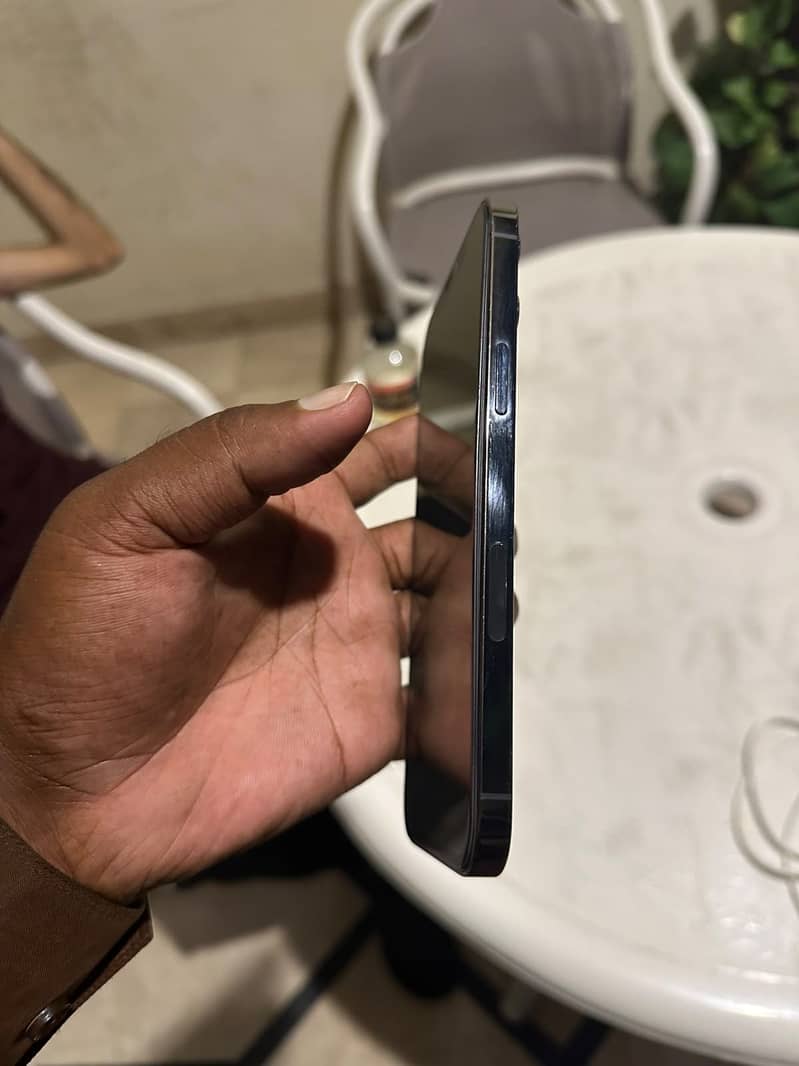 Apple iPhone 12 Pro Max 4
