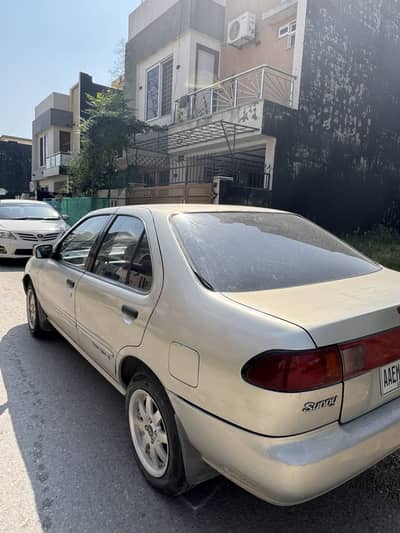 Nissan Sunny 2001