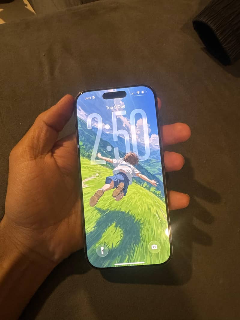 Apple iPhone 16 Pro 3