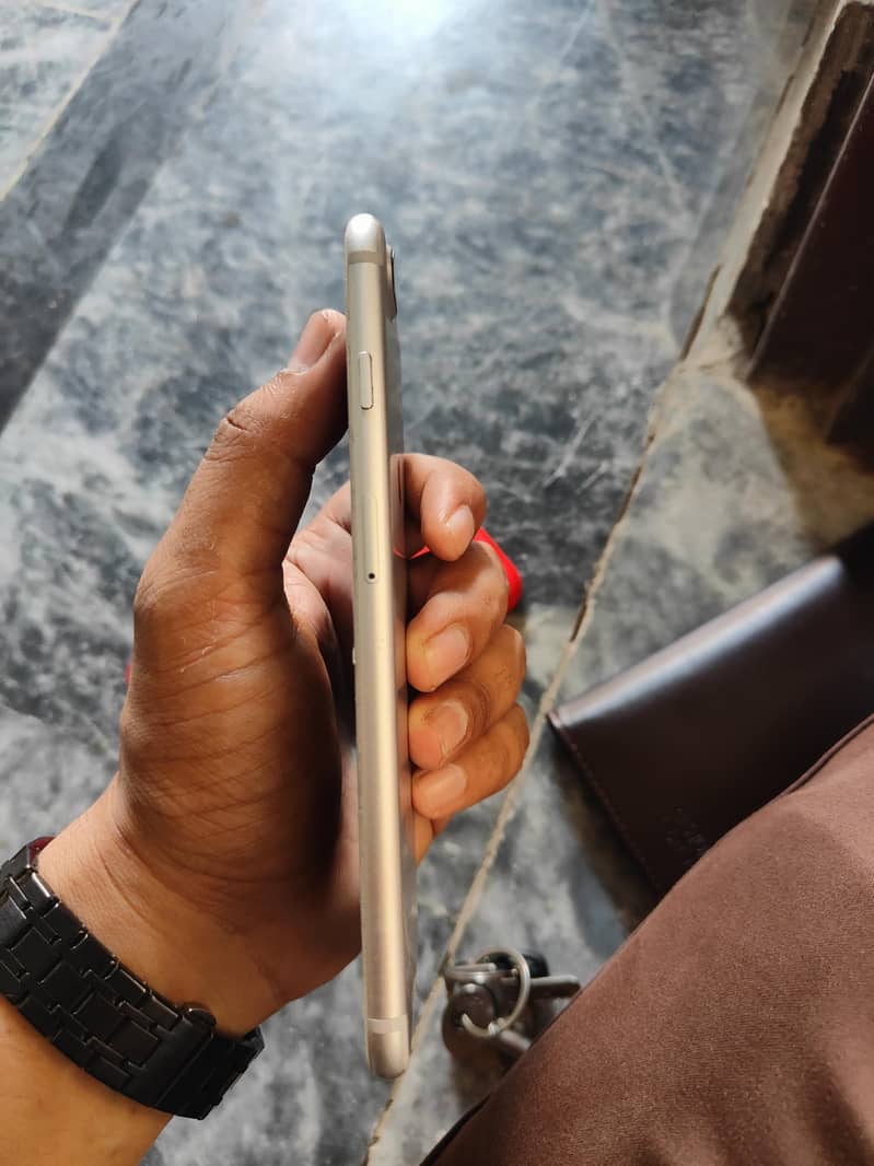 Apple iPhone 7 Plus 2