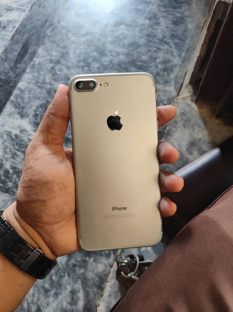 Apple iPhone 7 Plus 3