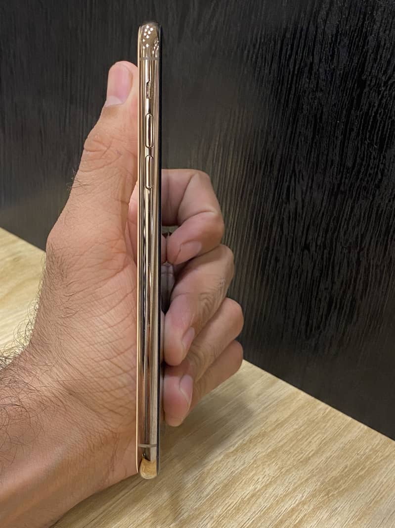 Apple iPhone 11 Pro Max 1