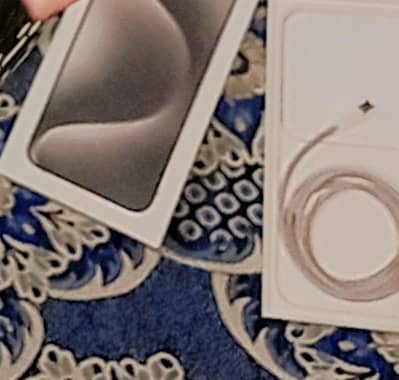 I phone 15promax ki 100 percent original box KY sath wali cable