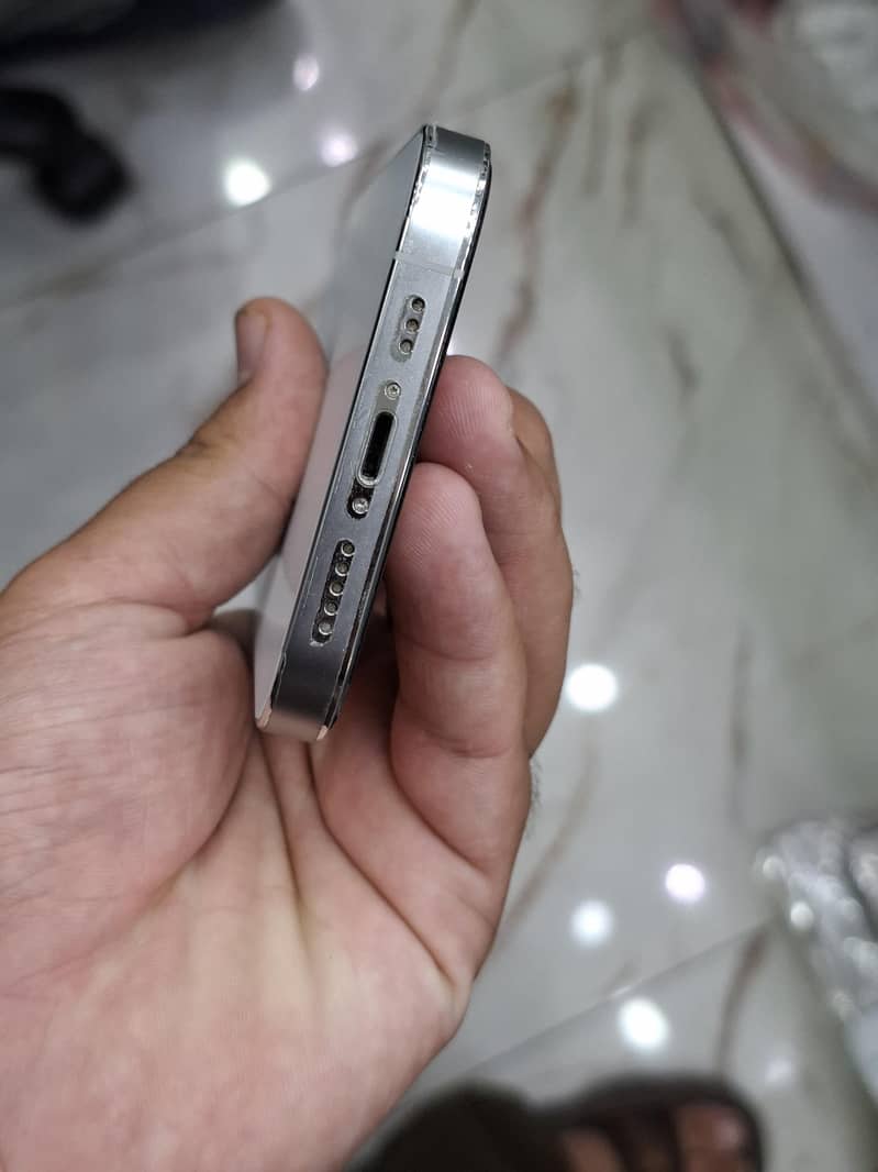 Apple iPhone 14 Pro 2