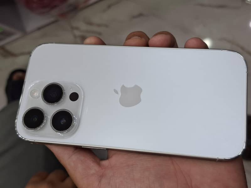 Apple iPhone 14 Pro 4