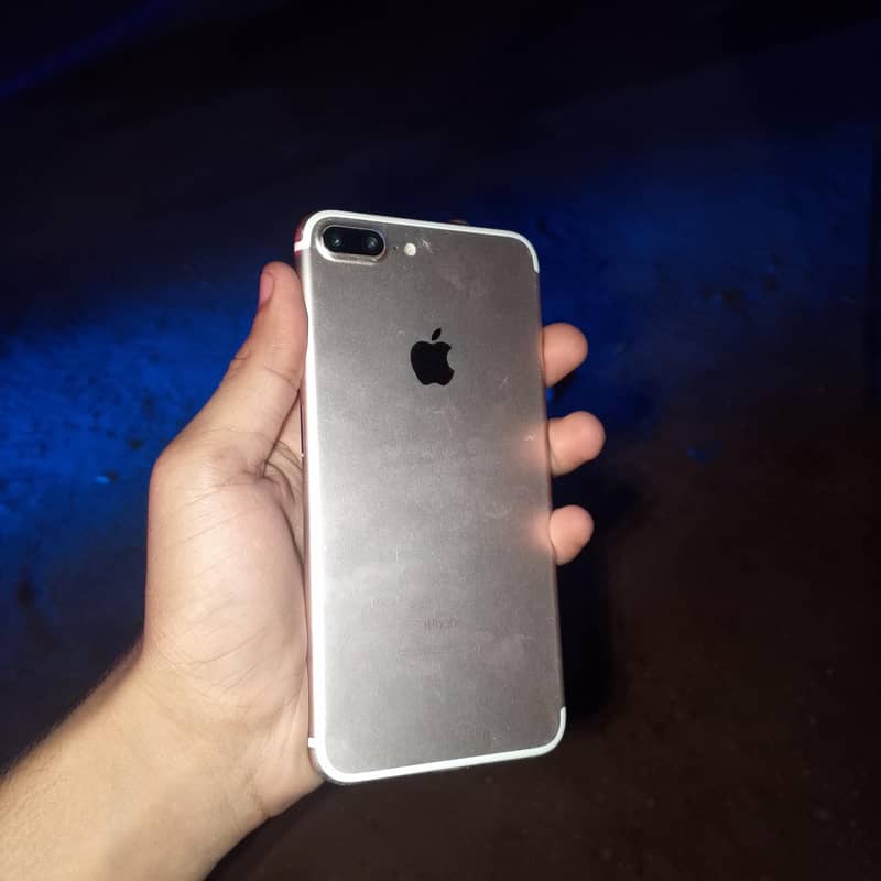 Apple iPhone 7 Plus 0