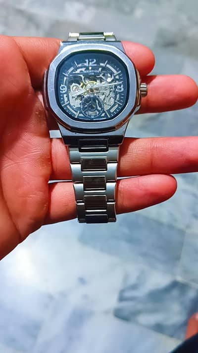 men's used watch under good condition