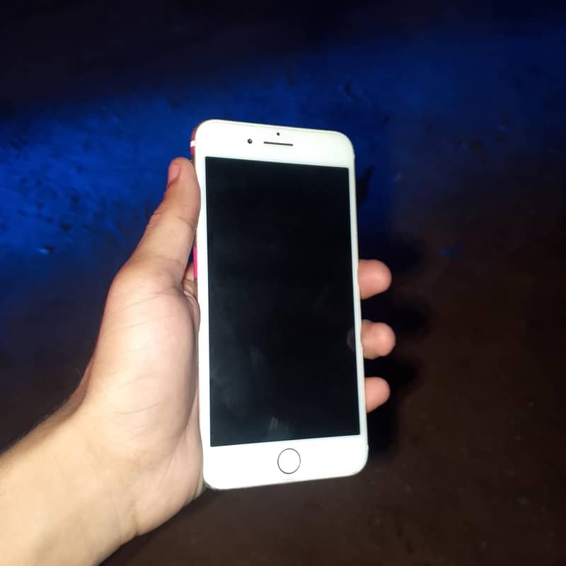Apple iPhone 7 Plus 2
