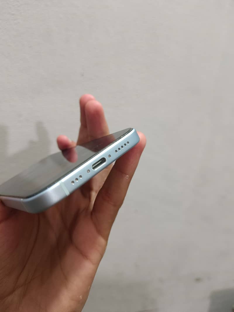 Apple iPhone 15 5