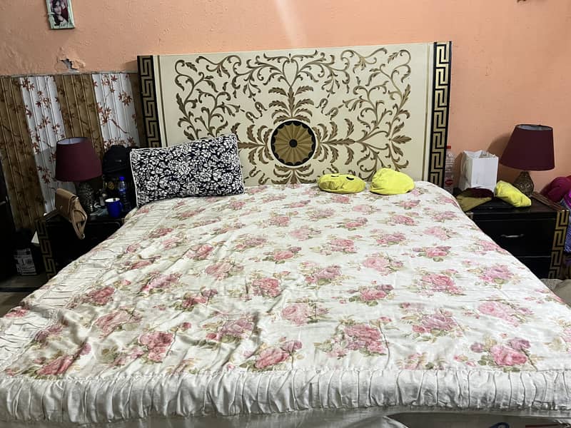 Bed with side table and dressing table 0