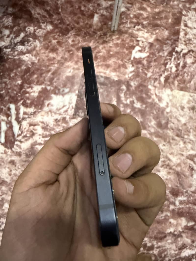 Apple iPhone 12 mini 1