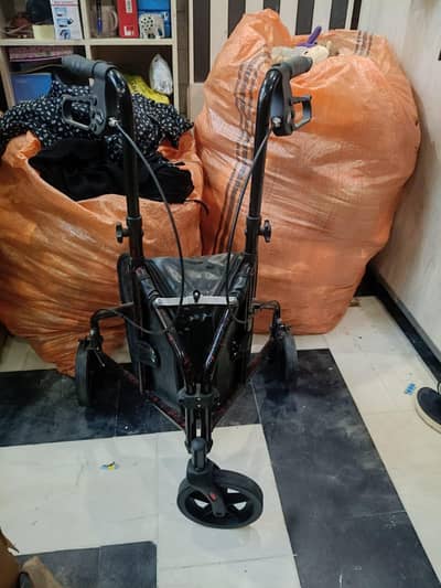 ultra light weight three wheeled rollator walker