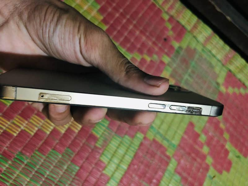 Apple iPhone 12 Pro 3