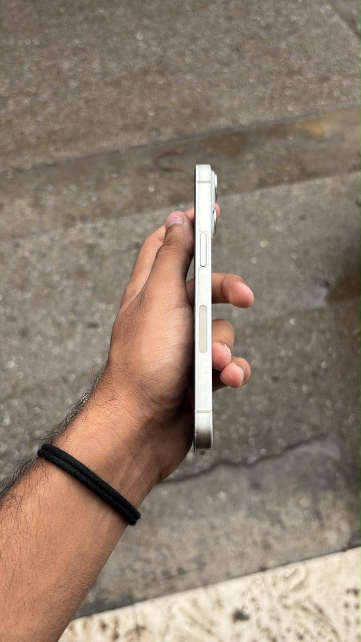 Apple iPhone 14 4
