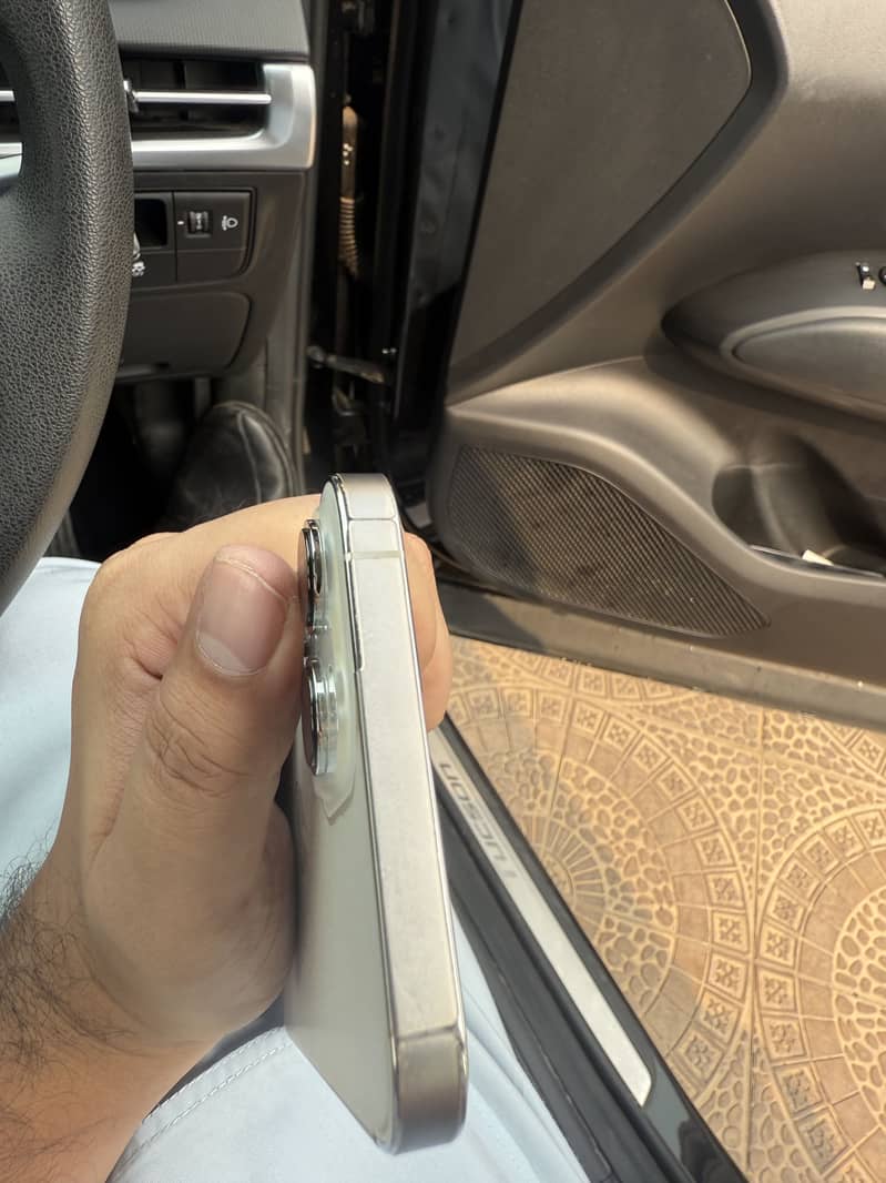 Apple iPhone 13 Pro Max 2