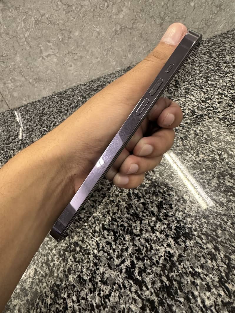 Apple iPhone 14 Pro Max 0
