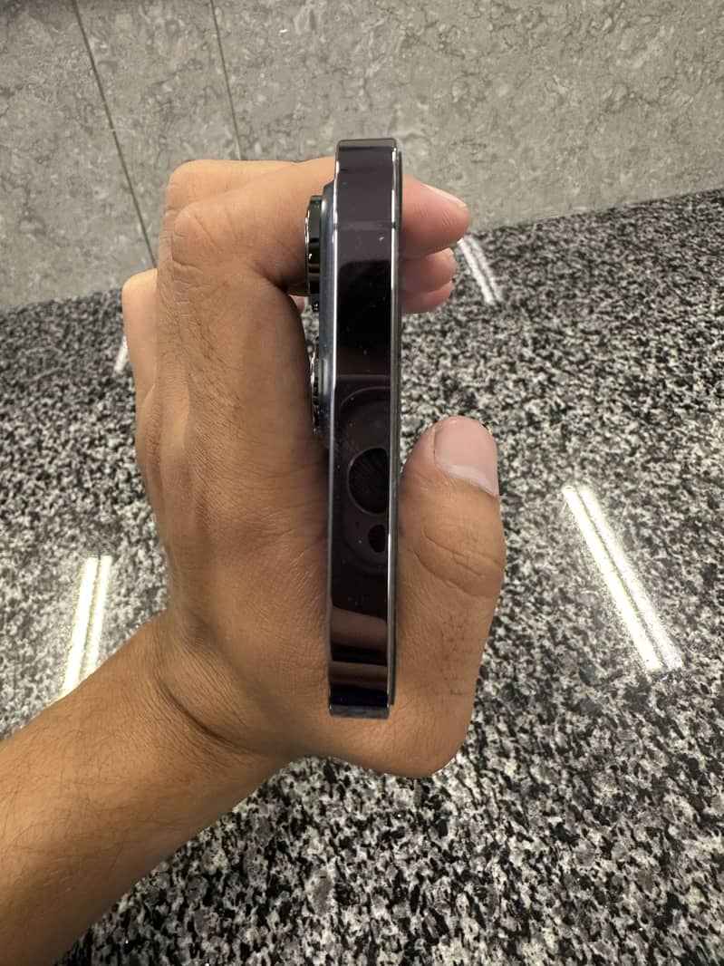 Apple iPhone 14 Pro Max 4
